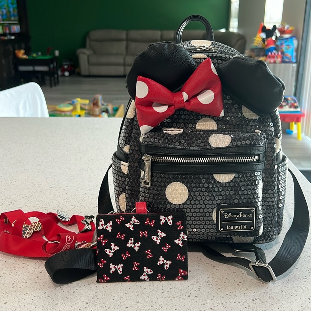 Loungefly Minnie Black and White sequence mini backpack